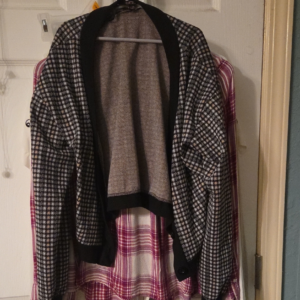 Papaya Black and Gray Houndstooth Open Front Sweater